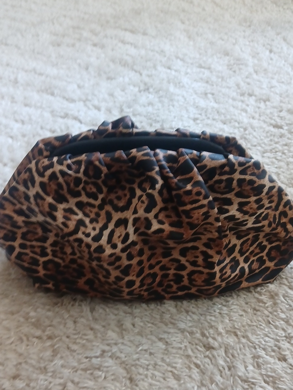NWOT ANIMAL PRINT CLUTCH BAG